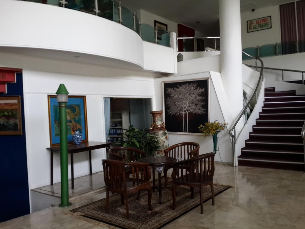 Reddoorz Plus Near Kebayoran Baru Blok S Jakarta Exterior photo