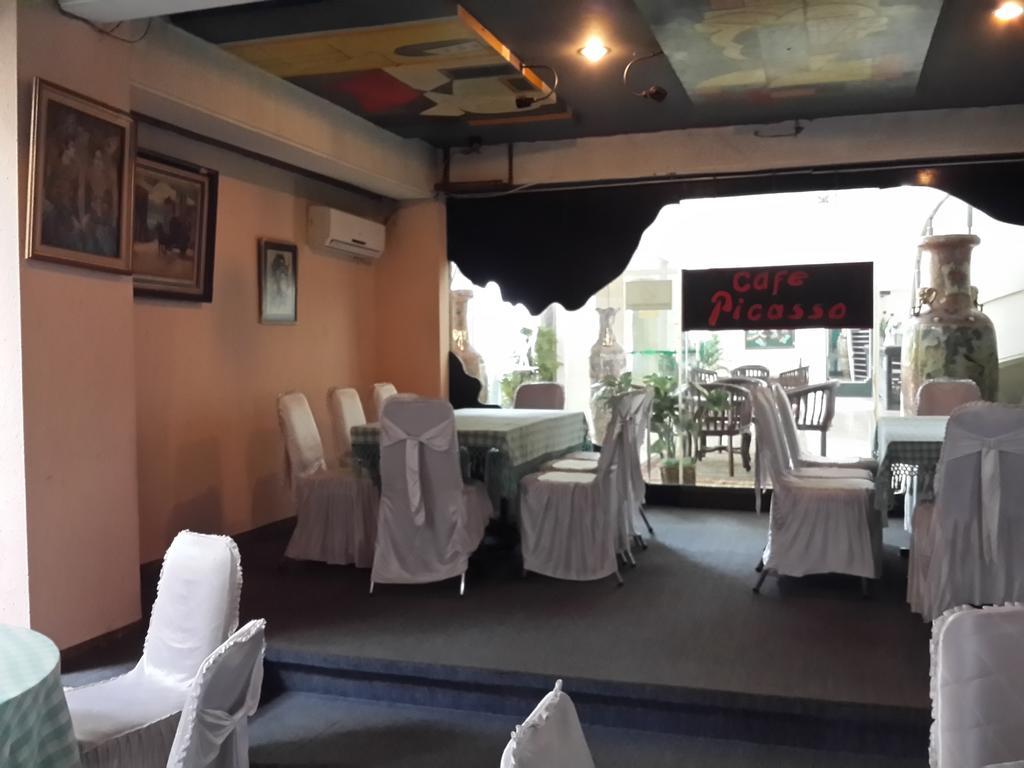 Reddoorz Plus Near Kebayoran Baru Blok S Jakarta Exterior photo