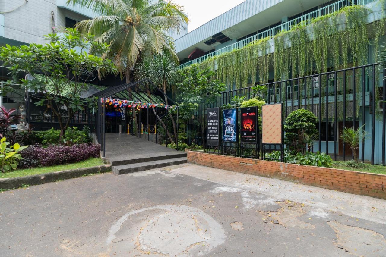 Reddoorz Plus Near Kebayoran Baru Blok S Jakarta Exterior photo