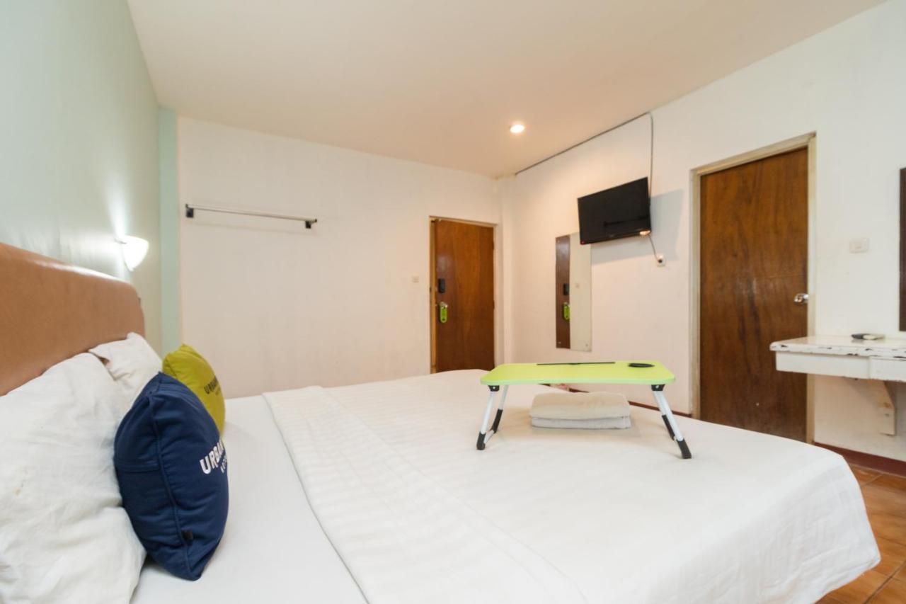 Reddoorz Plus Near Kebayoran Baru Blok S Jakarta Exterior photo
