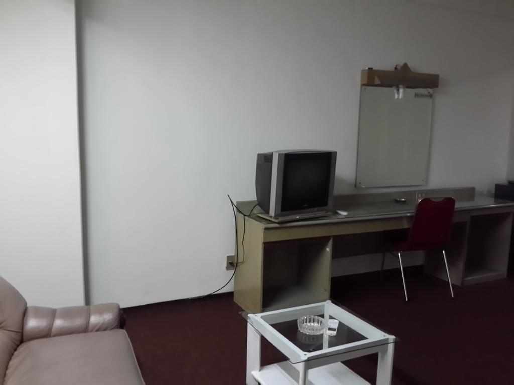 Reddoorz Plus Near Kebayoran Baru Blok S Jakarta Room photo
