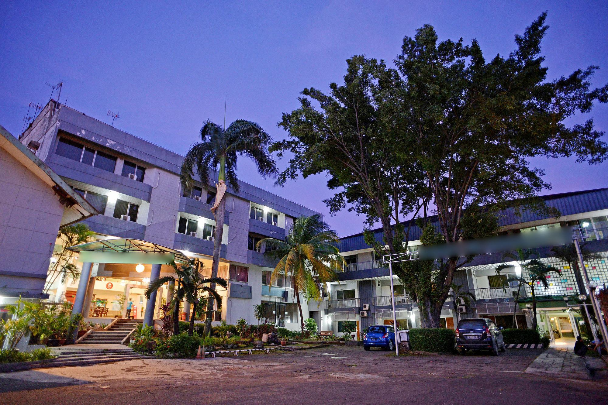 Reddoorz Plus Near Kebayoran Baru Blok S Jakarta Exterior photo