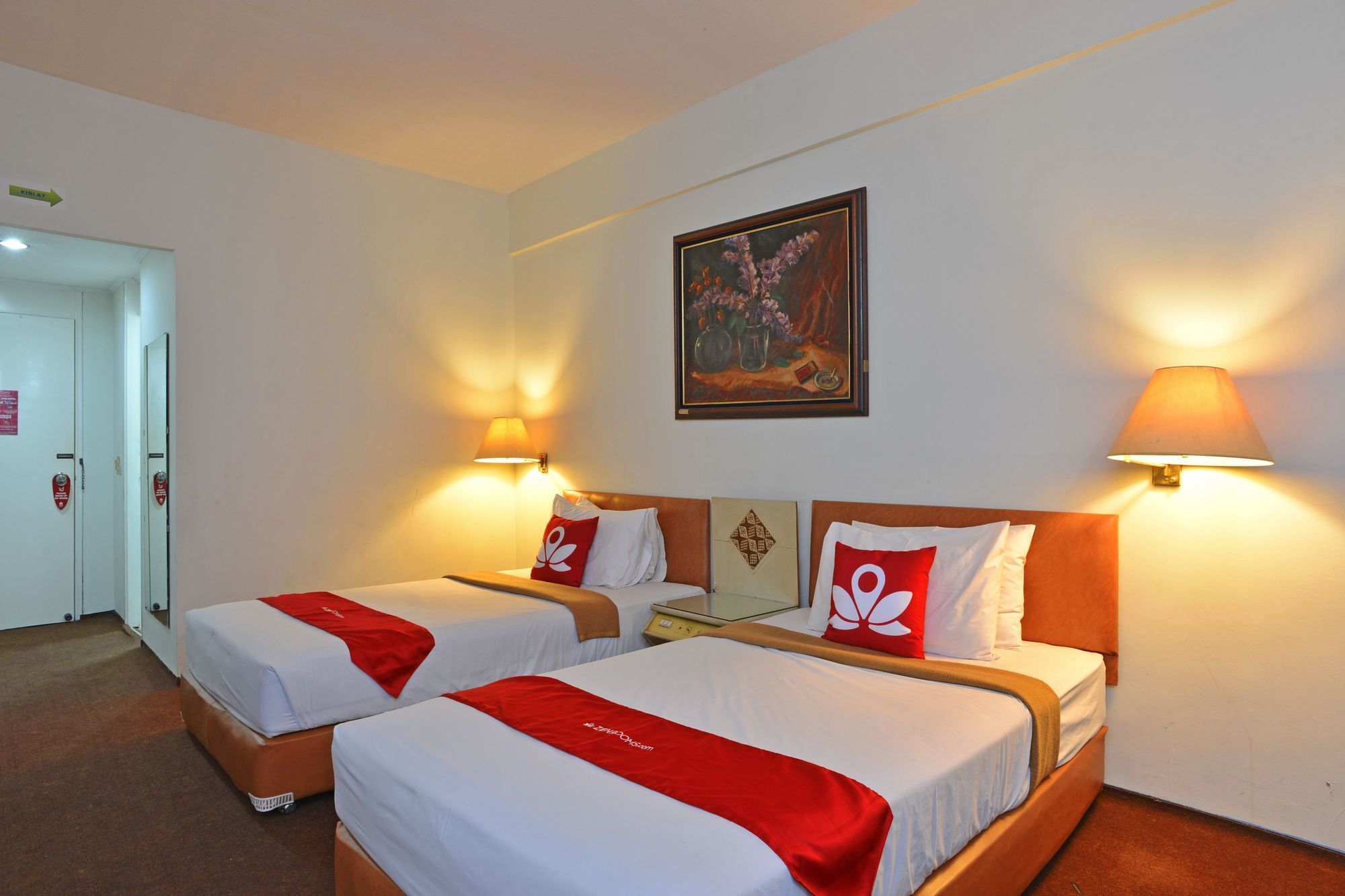 Reddoorz Plus Near Kebayoran Baru Blok S Jakarta Exterior photo